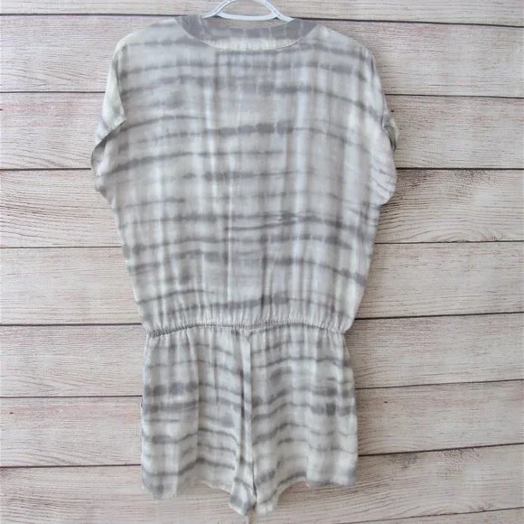 Lulu’s Cloud Formations Grey Print Romper - Picture 8 of 10